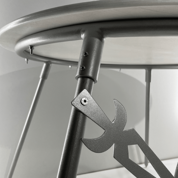 Стіл для Каучука з оригінальним дизайном