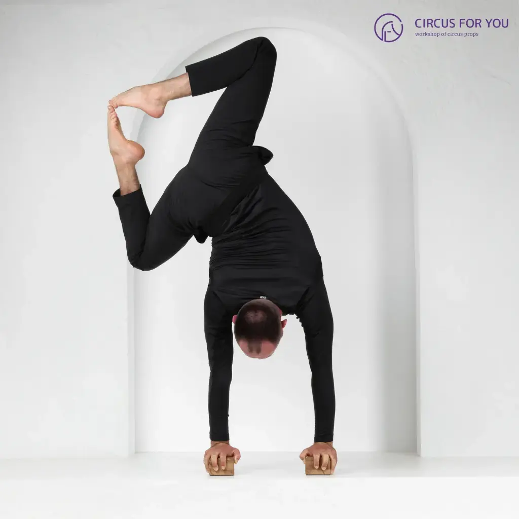 Кубики для стійок на руках з нахилом Дуб