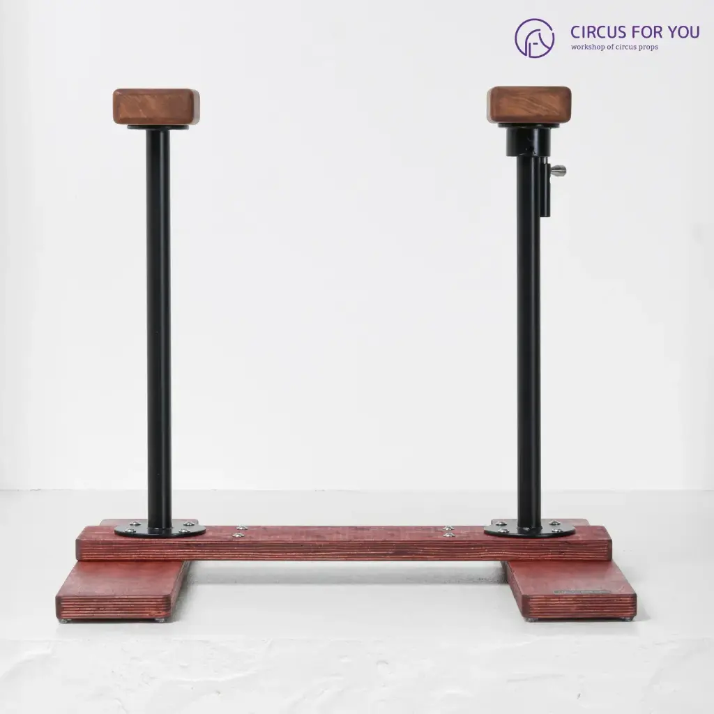 Акробатичні стійки "Універсал" на розбірній платформі (неламінована фанера)