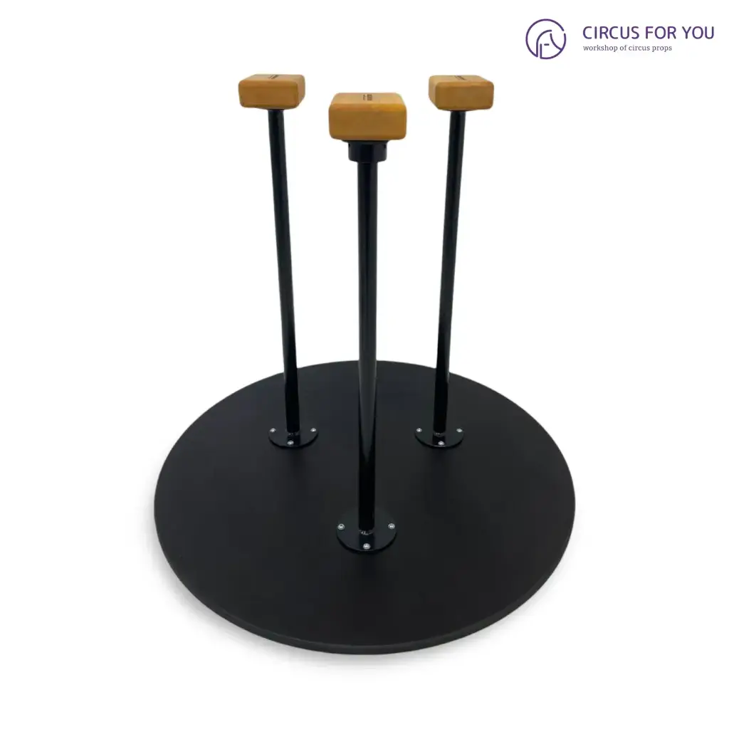 Акробатичні стійки на круглій платформі