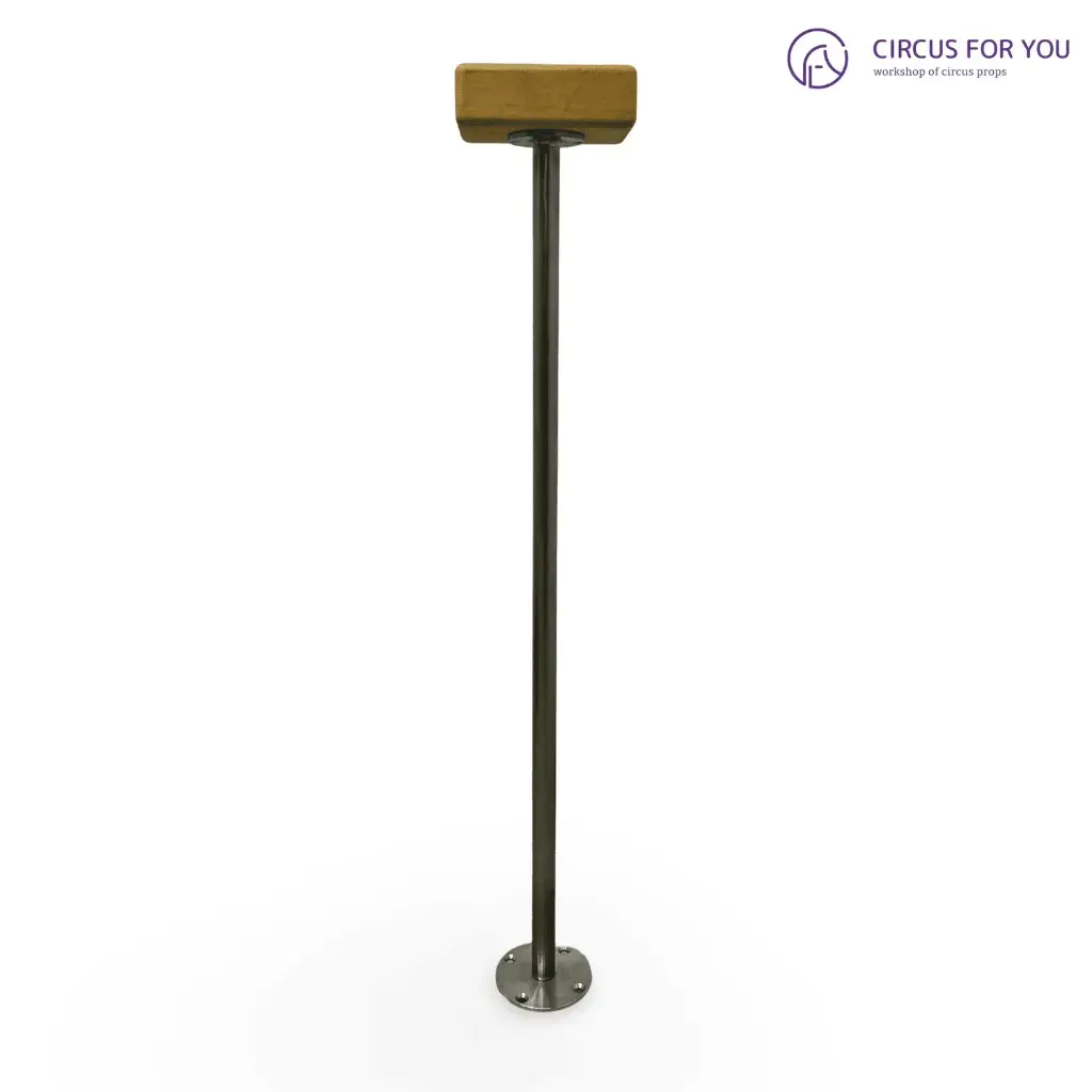 4 тростини на круглій стальній платформі