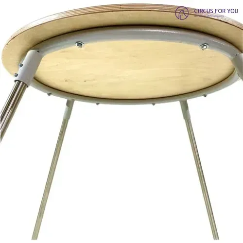 Стіл круглий для каучуку або еквілібру зі стальним каркасом