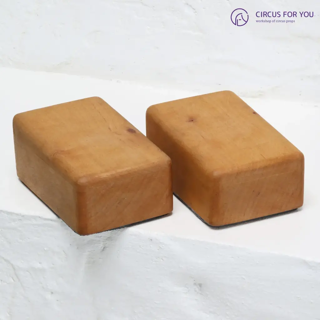 Wooden handstand blocks for hand balance on floor (alder)