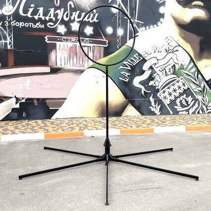 Lollipop lyra on the pylon